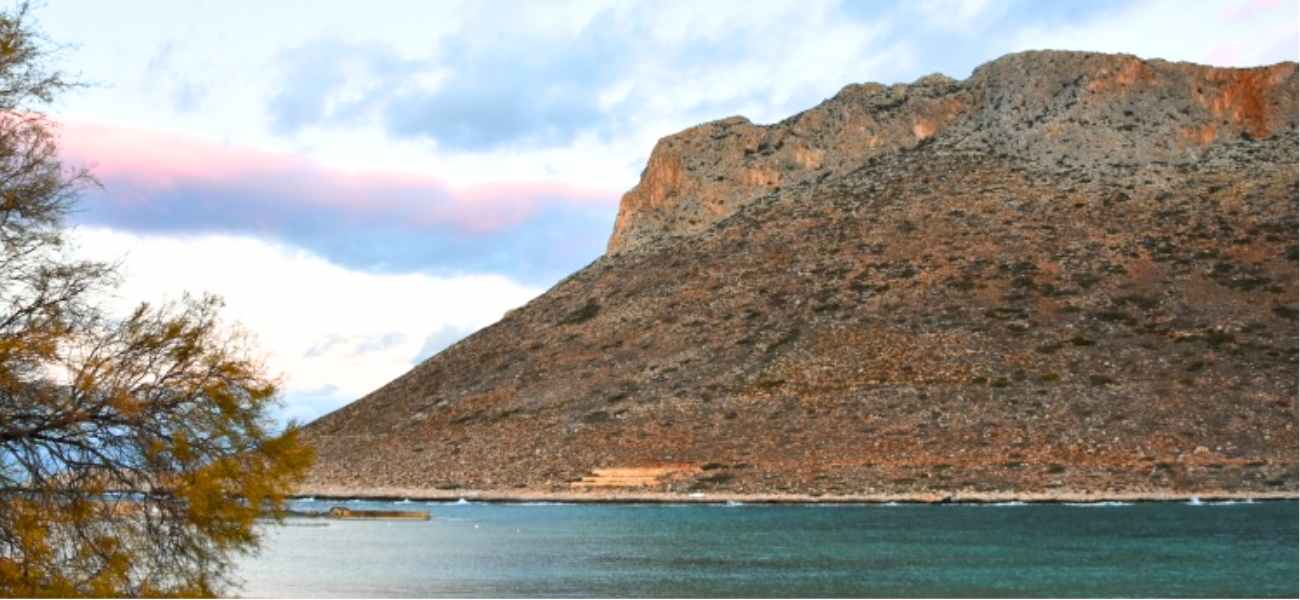 beaches in akrotiri crete