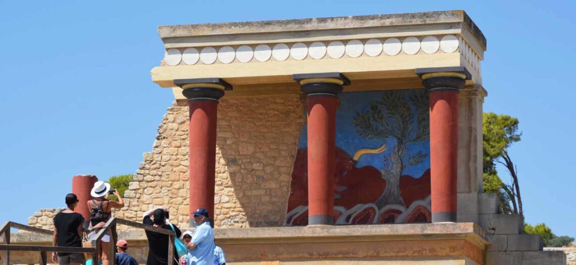 Knossos Palace Guide