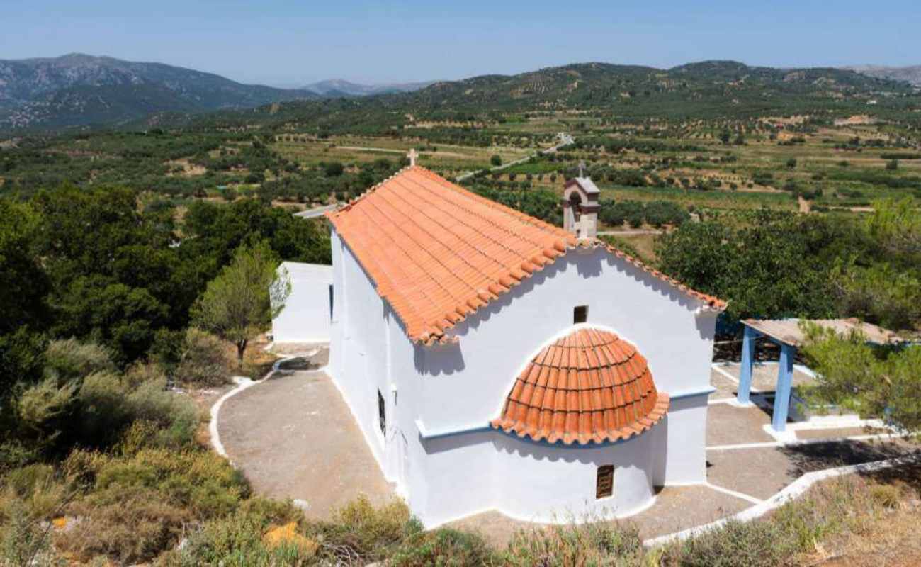 villages to stay in Crete: Mochos.