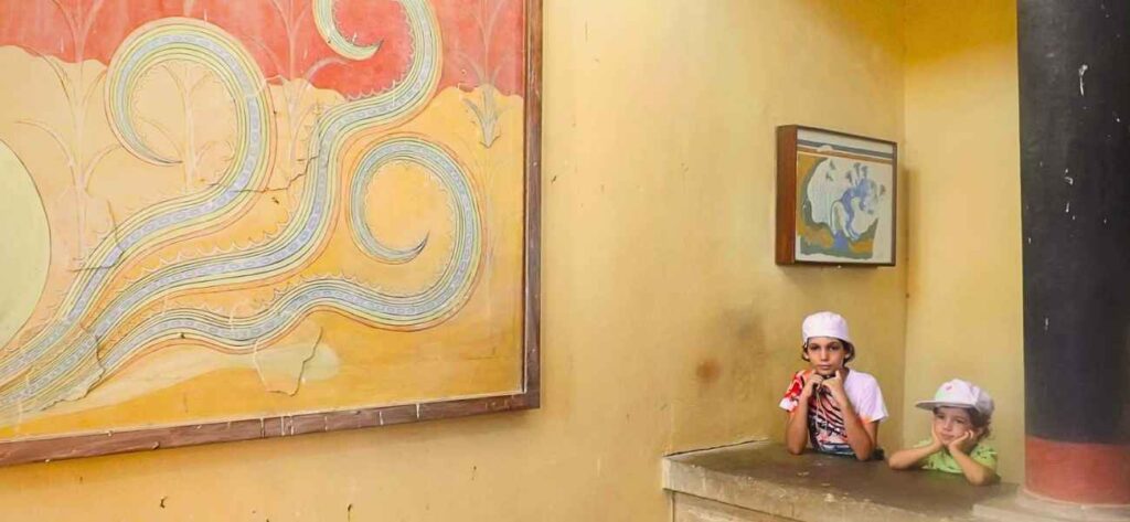 KNOSSOS WITH KIDS