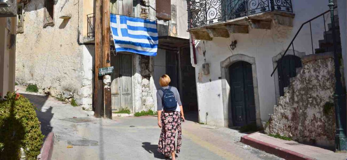 solo female traveler crete